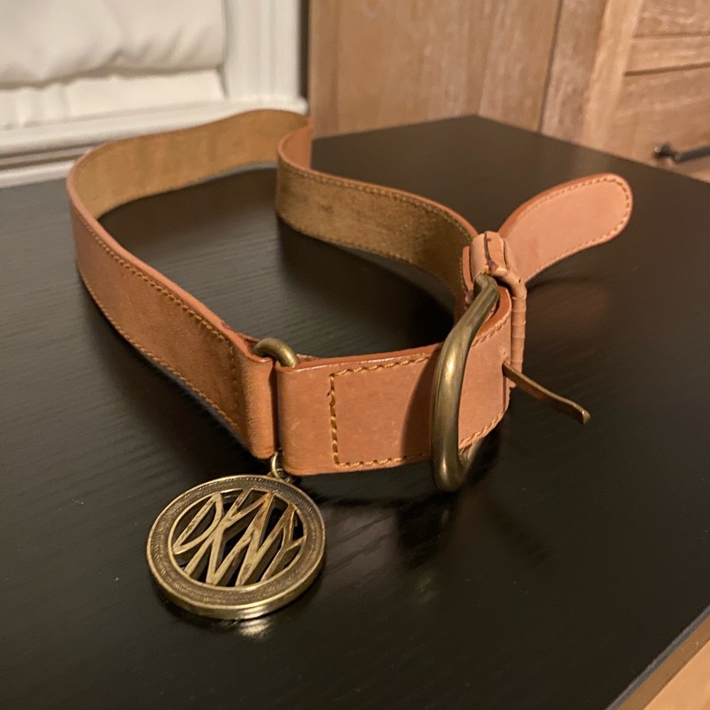 Woman’s DKNY Vintage leather belt size small made in Italy